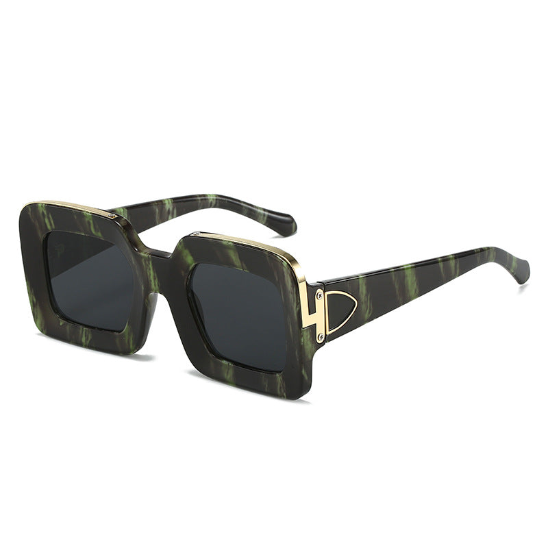 Damen quadratische Sonnenbrille mit luxuriösem Design und goldenen Akzenten Karnz