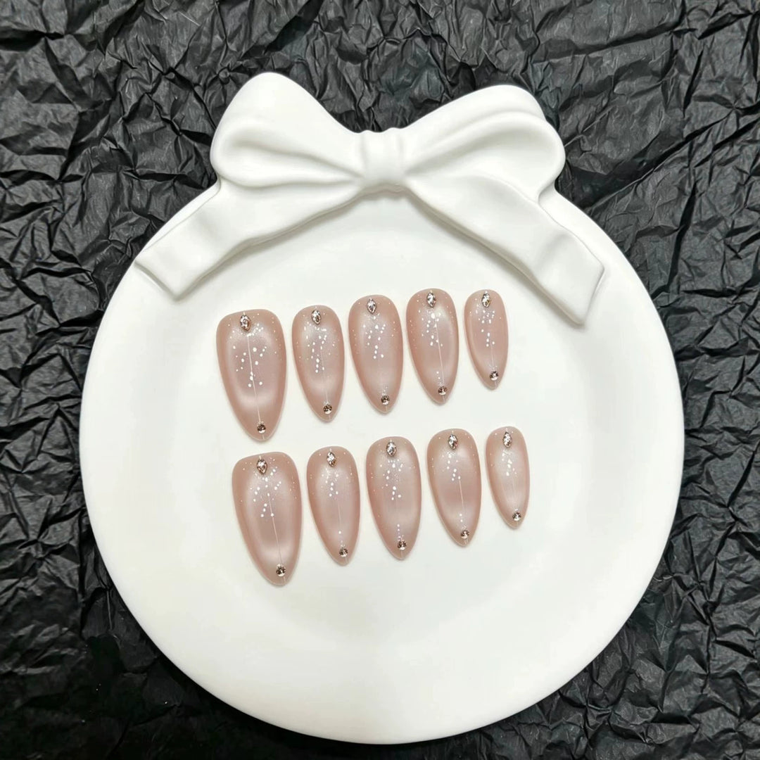 Elegantes Glamouröses Press-On-Nagelset mit Strassakzenten