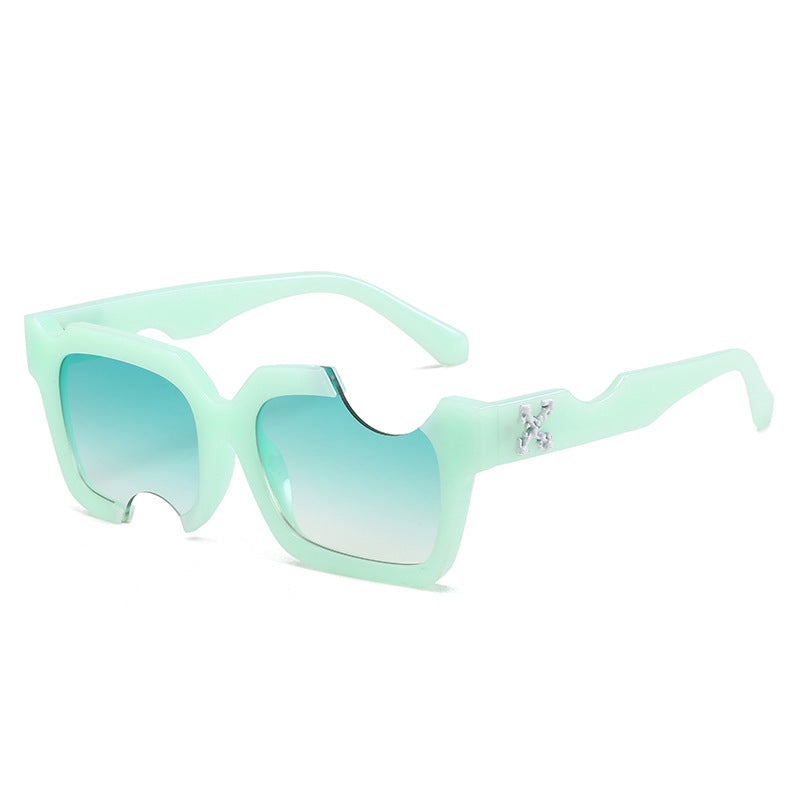 Damen moderne, geometrische Sonnenbrille mit außergewöhnlichem Rahmen Karnz