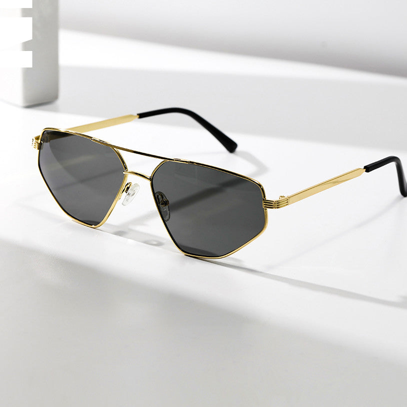 Damen geometrische Sonnenbrille mit elegantem Metallrahmen Karnz