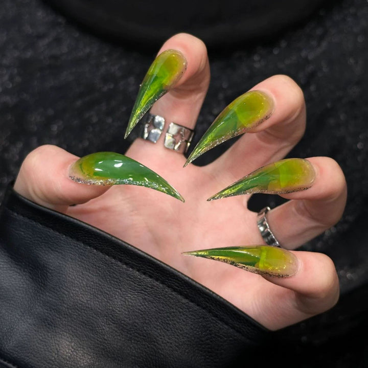 Stiletto Press-On Nail Enhancements mit Ombre Effekt