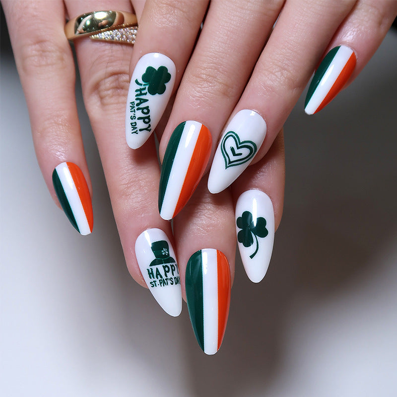 Trendige Nagelkunst im Irland-Stil Karnz