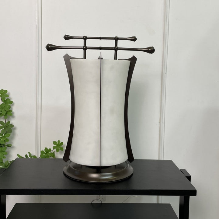 Moderne dekorative Tischlampe