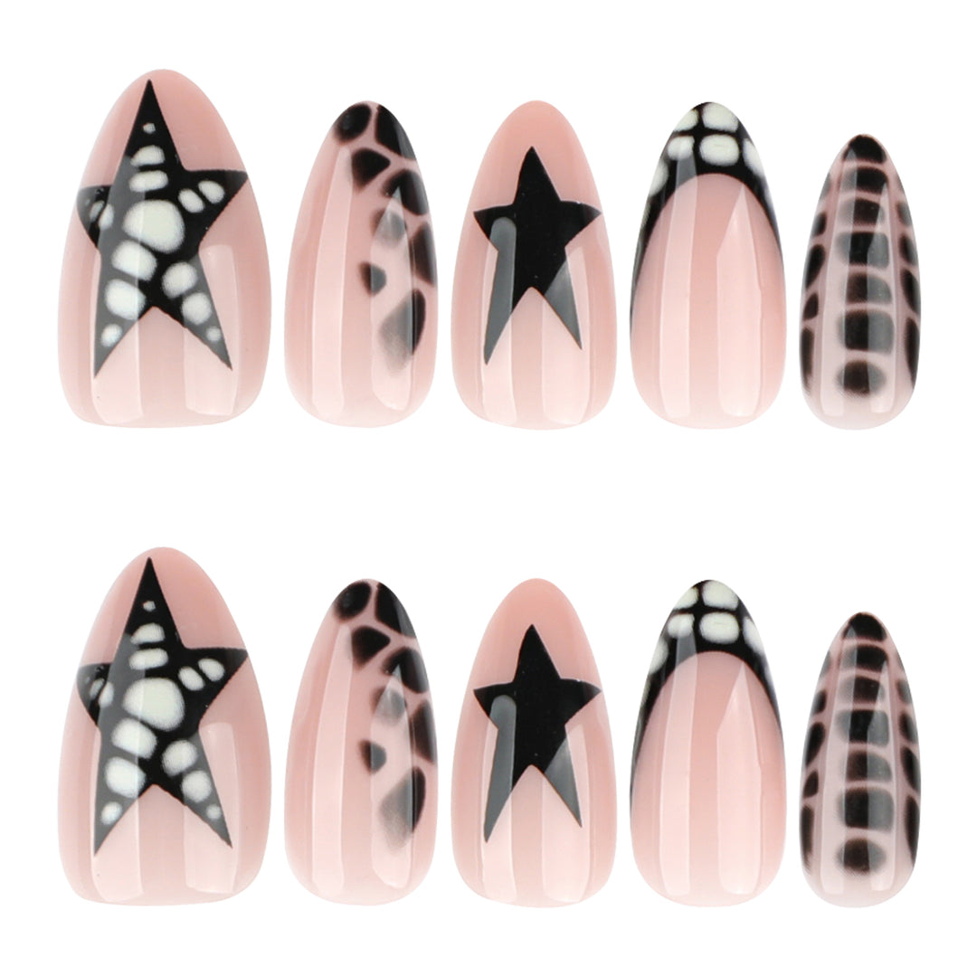 Kreative Nagelkunst im modernen Stil Karnz