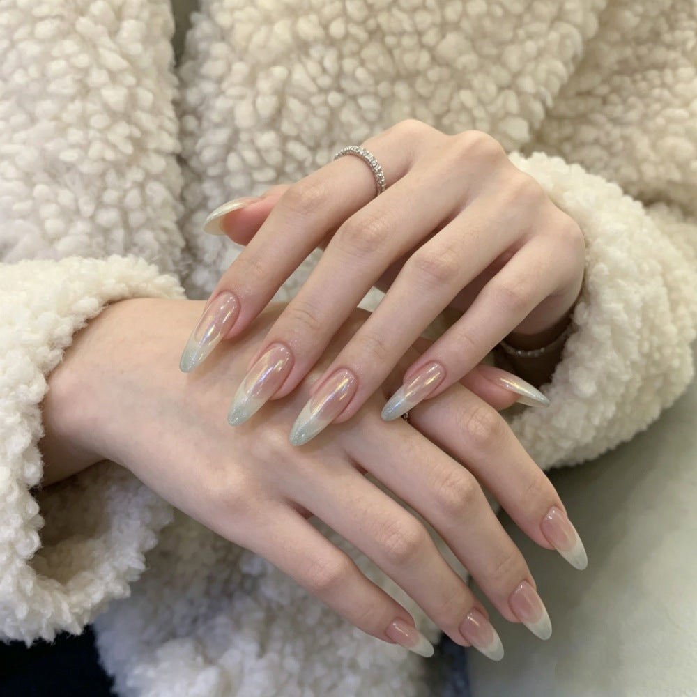 Glamouröse Kunstnägel Im Modernen Ombre-Design Karnz