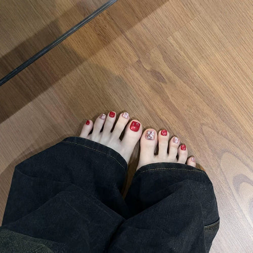 Glänzende Pediküre Nagelkunst