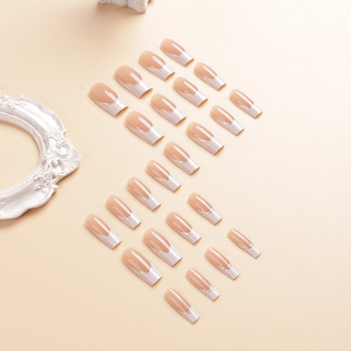 Dekoratives French Tip Press-On Nagelset Karnz