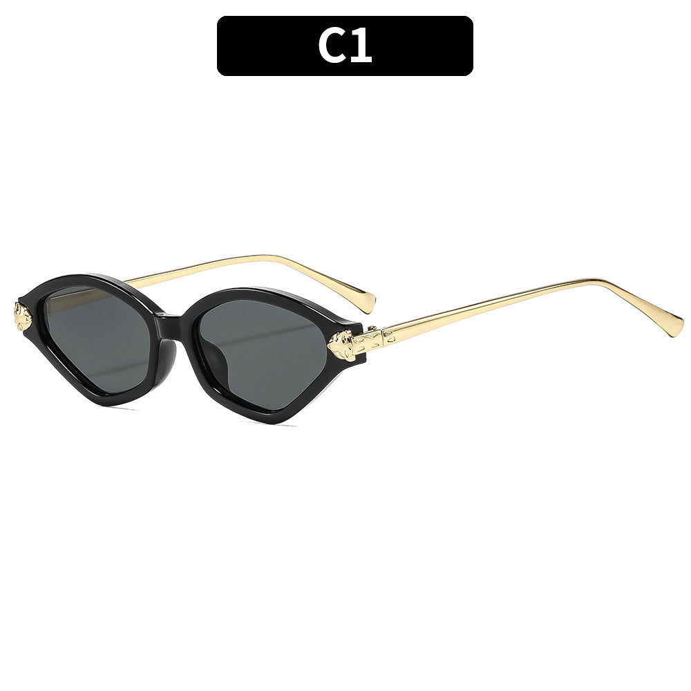 Chice Cat-Eye-Sonnenbrillen mit goldenen Akzentdetails