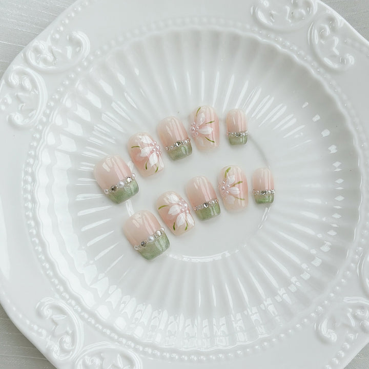 Herz dekoriertes Press-On Nagelset