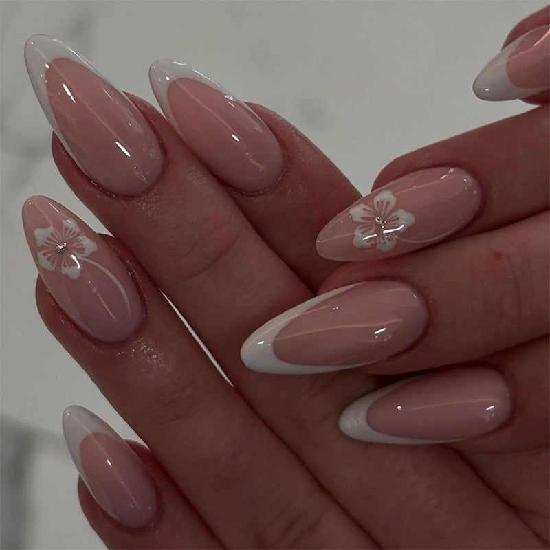 Elegante Nagelkunstverlängerungen Karnz