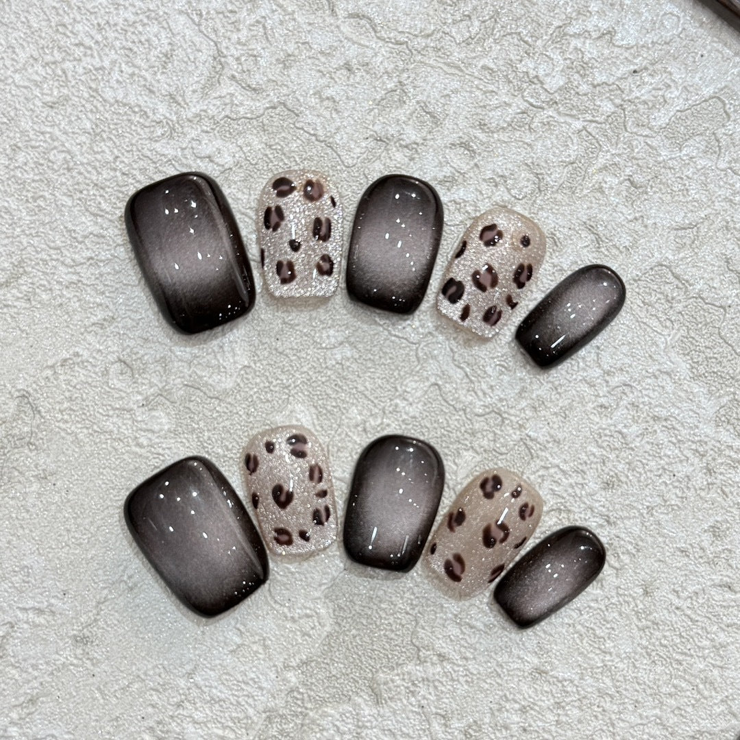 Kunstnägel Im Eleganten Animal-Print Design Karnz
