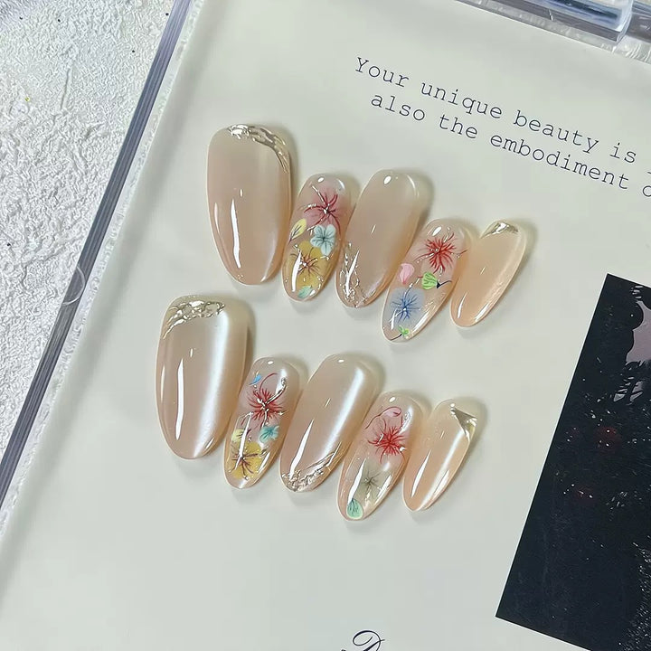 Künstlerisch floral gemusterte Haftnägel