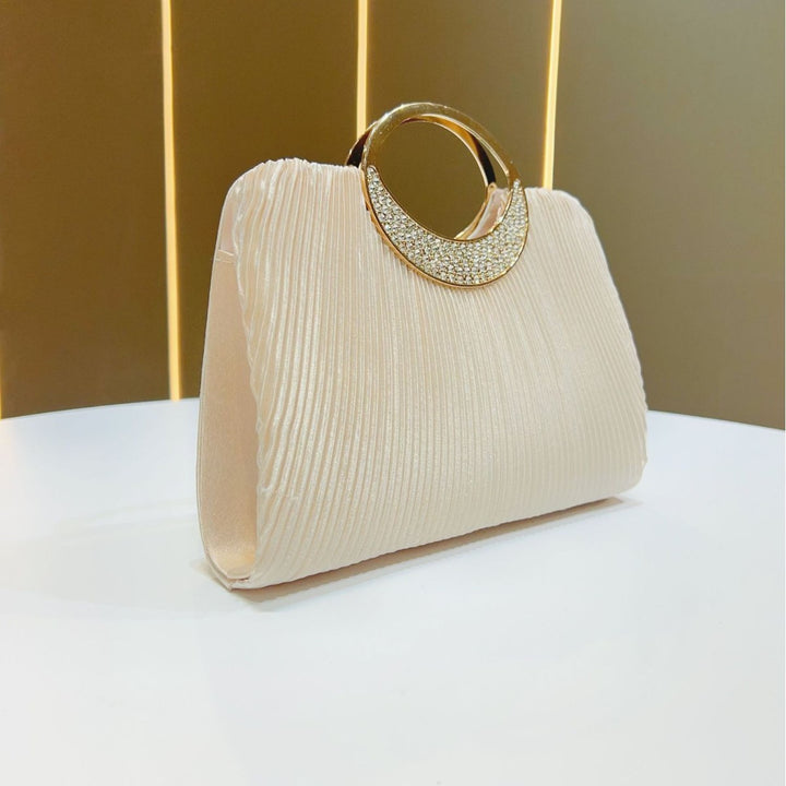 Elegante Falten Abendausschank