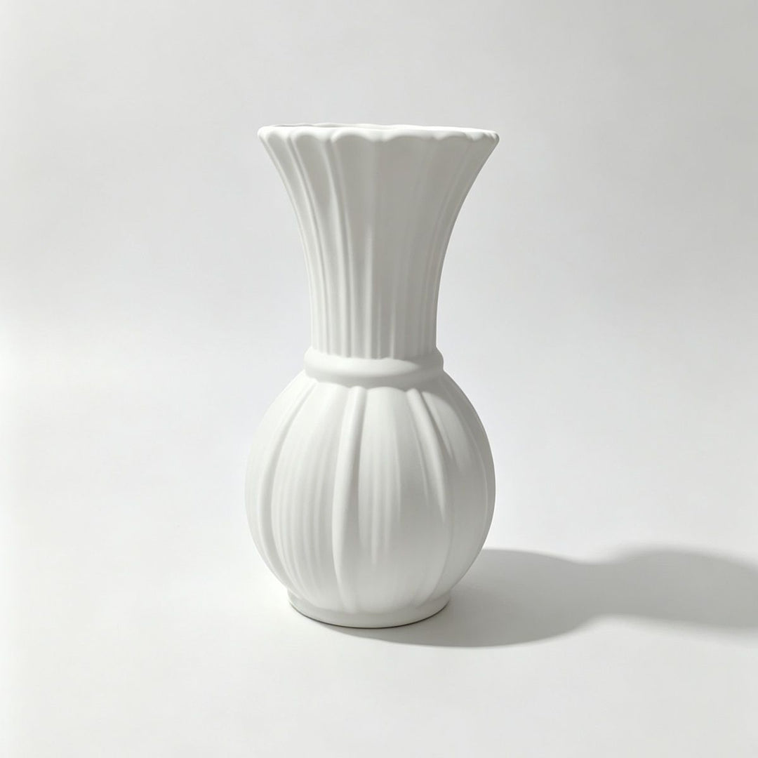 Elegante gerippte Blumenvase Karnz