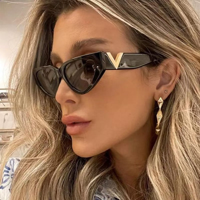 Damen Cat-Eye Sonnenbrille mit goldenen Akzenten Karnz