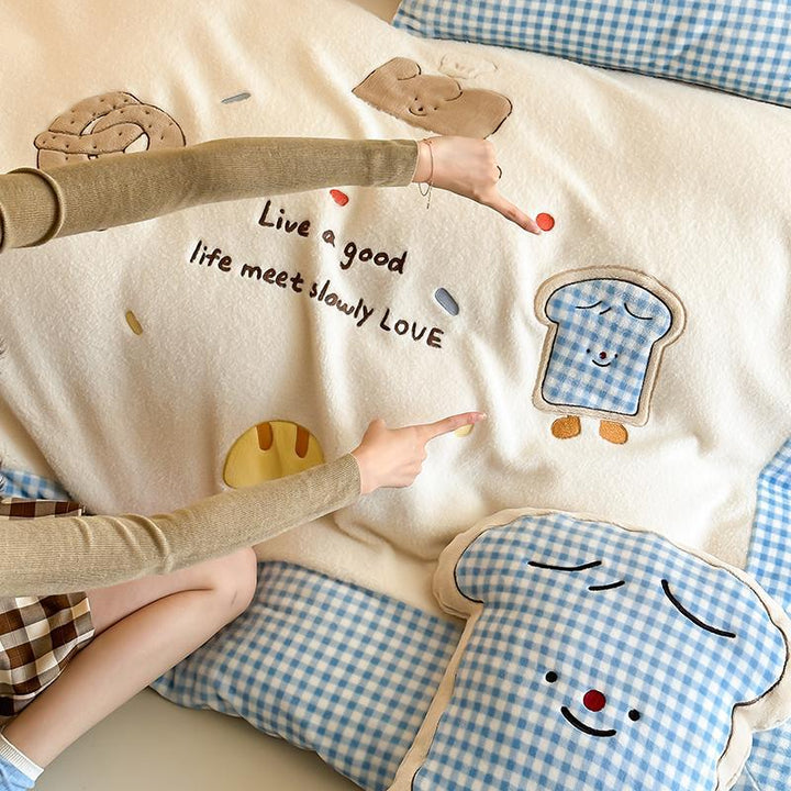 Kinder-Bettwäsche-Set mit gesteppter Kuscheldecke, Plüsch-Decor-Kissen und Vichy-Karo-Borte