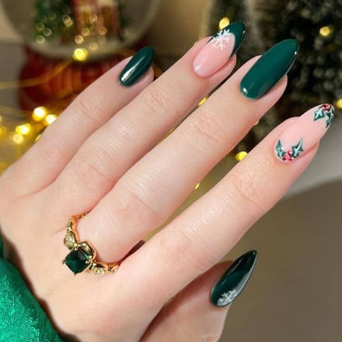 Künstlerische Stiletto Press-On Nägel mit Holiday Design Karnz