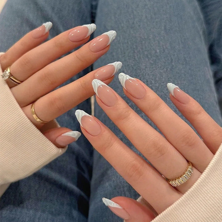 Künstlerisches Press-On-Nagelset mit elegantem Wirbel-Design Karnz