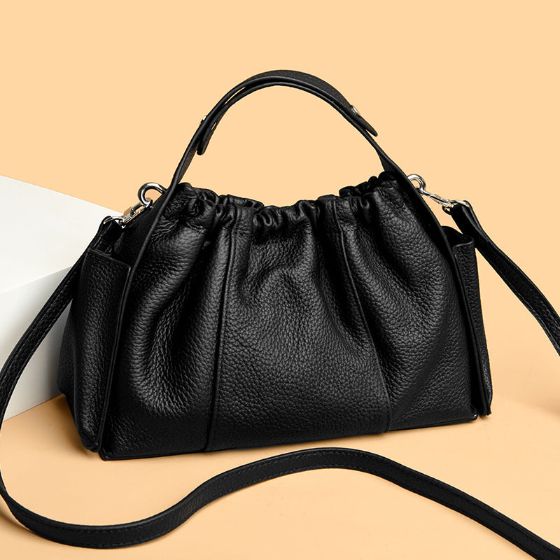 Texturierte Leder-Schnürtasche Karnz