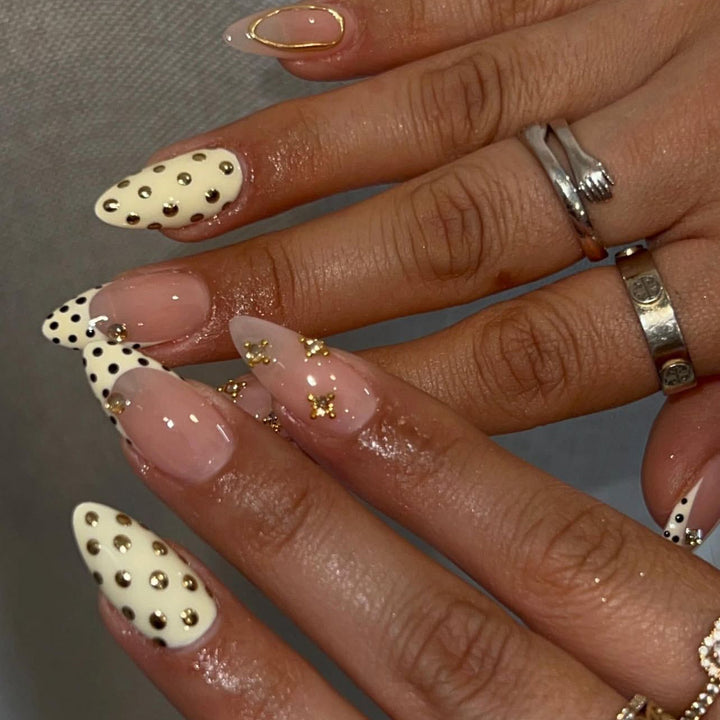 Elegante 3D Dekorative Nagelverzierungen Karnz