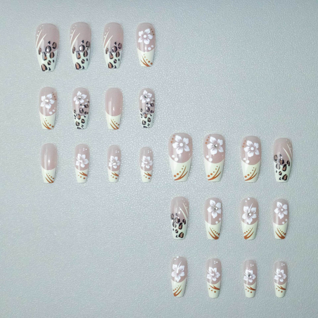 Künstlerisches Blumen- und Tiermotiv-Nagelkunst-Set