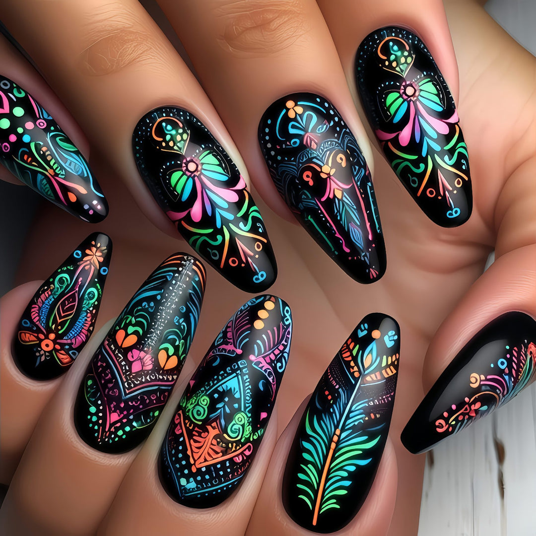 Kunstnägel mit Glamourösem Glitzer-Design und Hochglanz-Finish Karnz