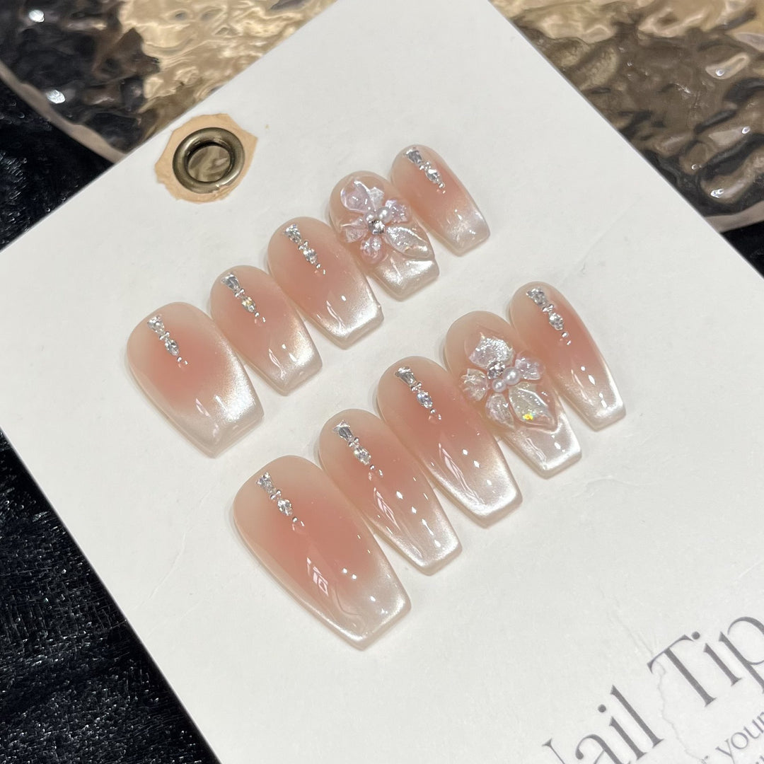 Kunstnagel Set mit Romantischem Design Karnz