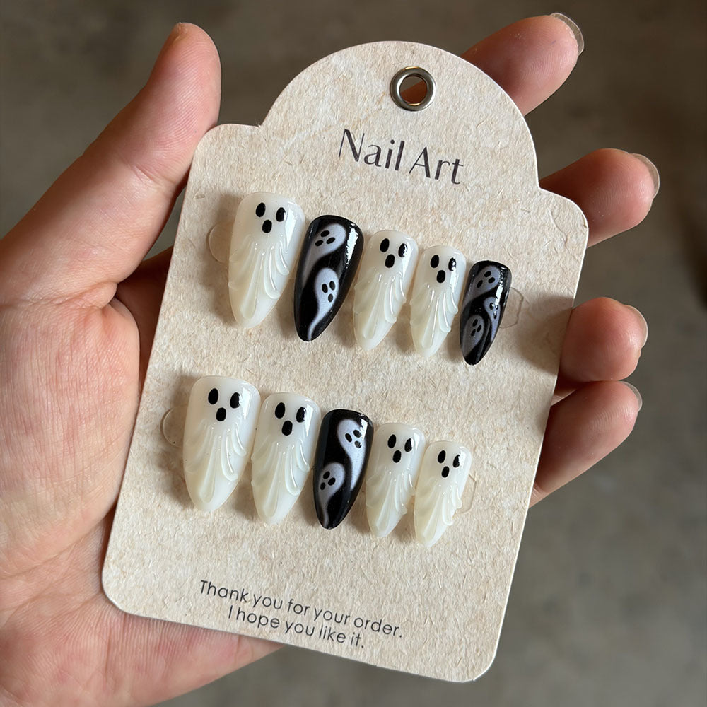 Geister-Themen Press-On Nagelkunst Set Karnz