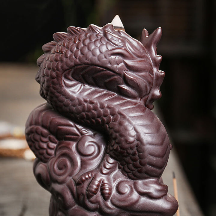 Künstlerische Drachen-themed Räucherbrunnen