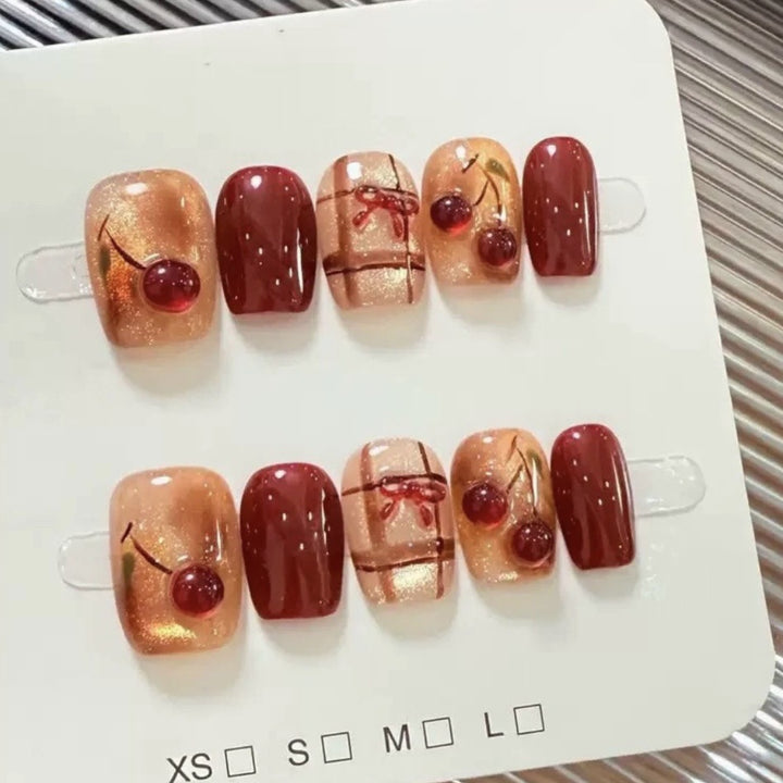 Künstlerisches glattes Press-On Nagelset
