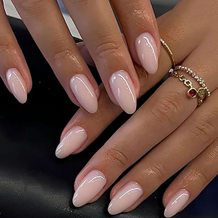 Elegante Stiletto Press-On Nagelkunst
