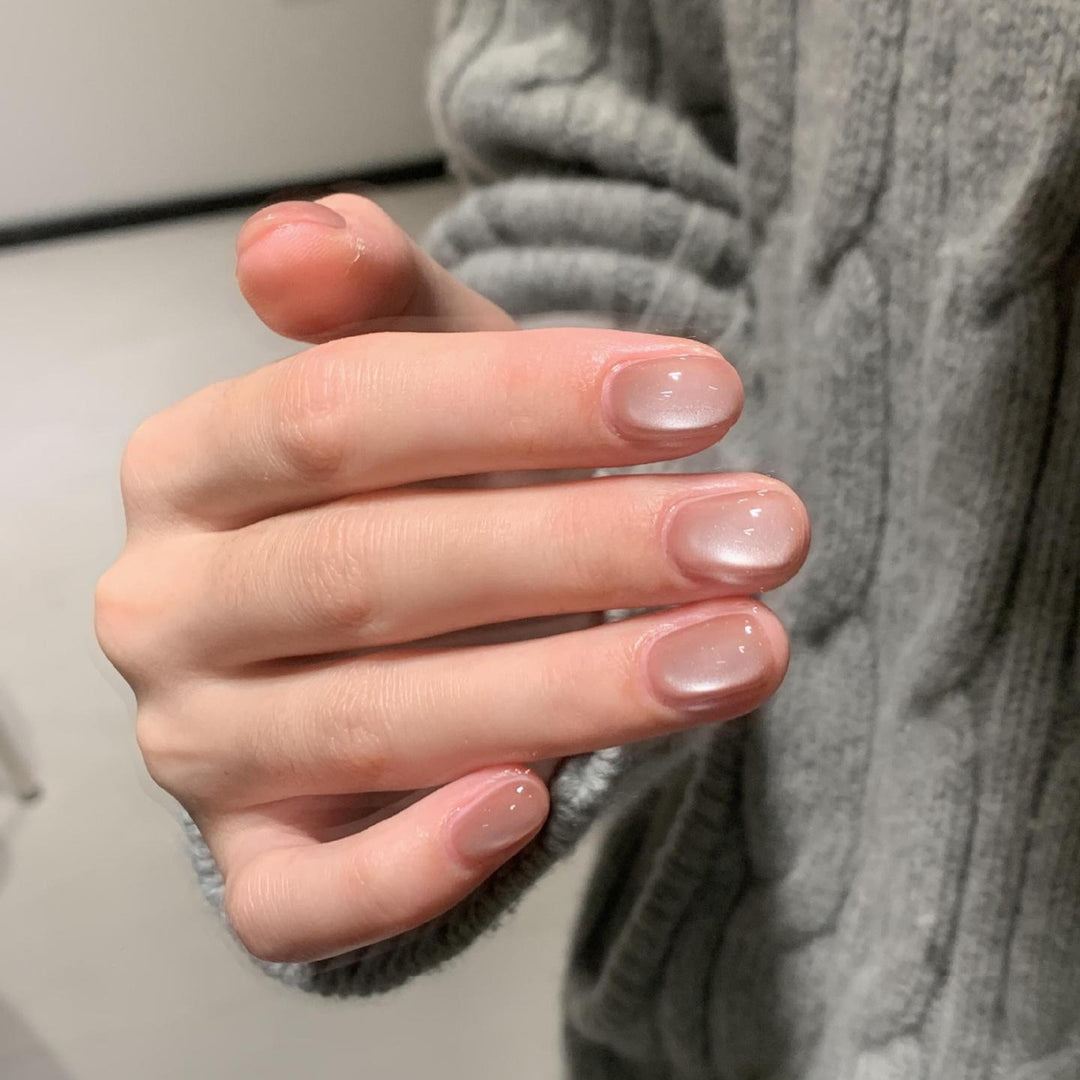 Kunstnägel Im Modernen Ombre-Design Karnz