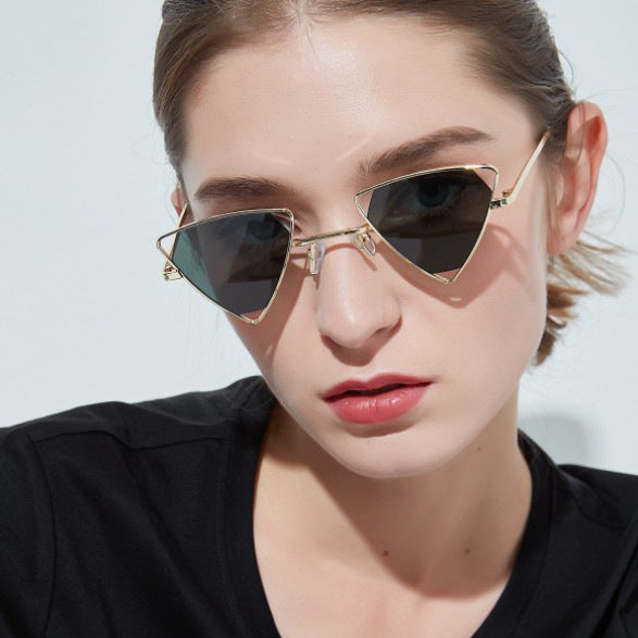 Damen geometrische Sonnenbrille mit elegantem Metallrahmen Karnz