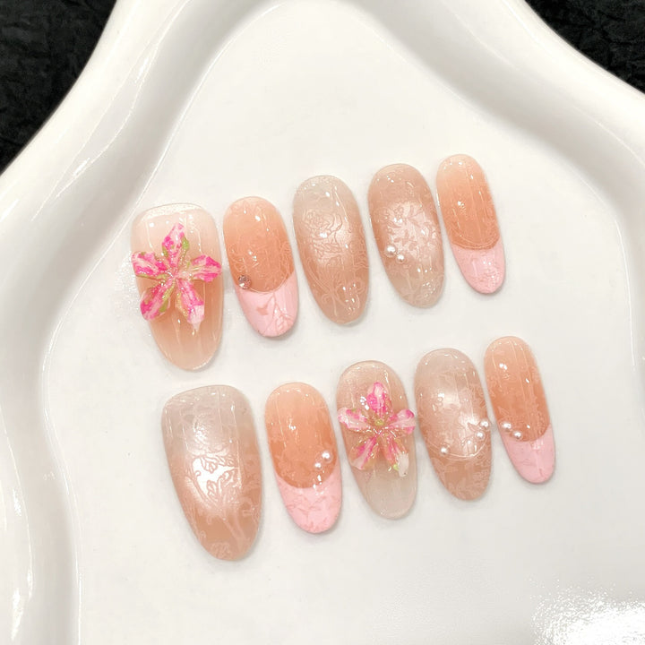 Blumen-Prägung Press-On Nagelset mit dekorativen Elementen