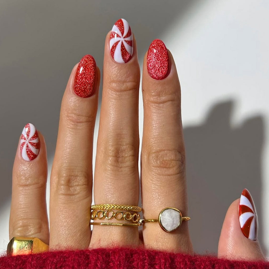 Glitzernde Stiletto Press-On Nagelset Karnz