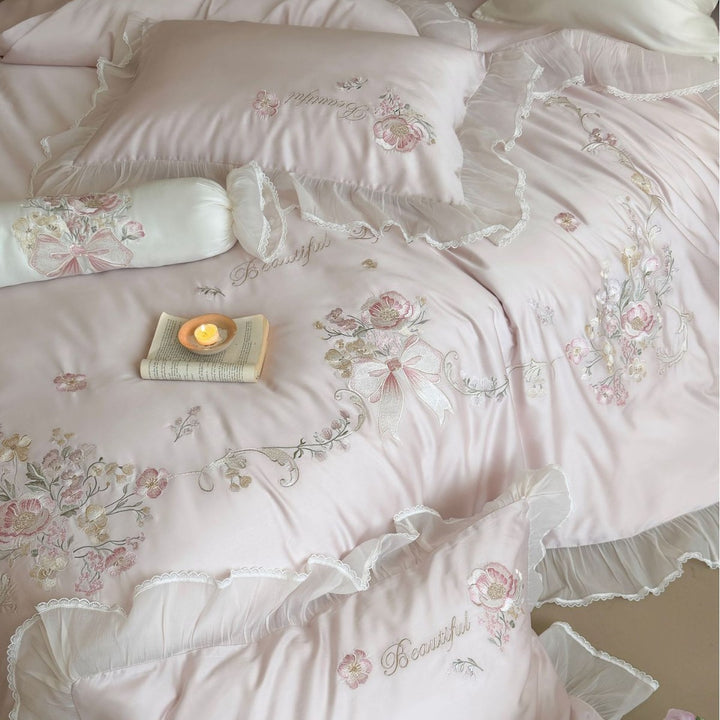 Luxuriöses gesticktes Satin Bettbezugset mit Rüschenspitze aus Chiffon