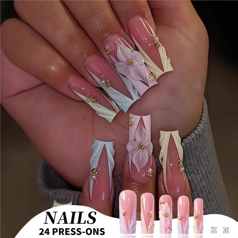 Florale Press-On Nagelverlängerungen Karnz