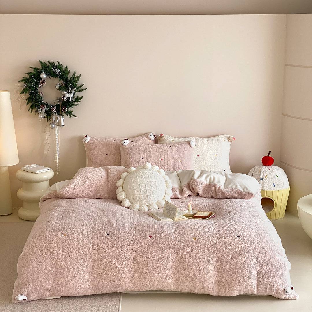 Wendbares Teddy-Fleece-Bettwäscheset mit gestickten Mini-Herzen und 3D-Tierkopf-Kissen