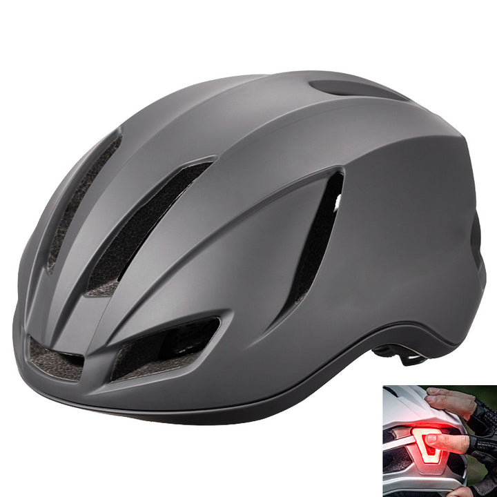 Rennradhelm mit Integrierter Sicherheitsleuchte Karnz