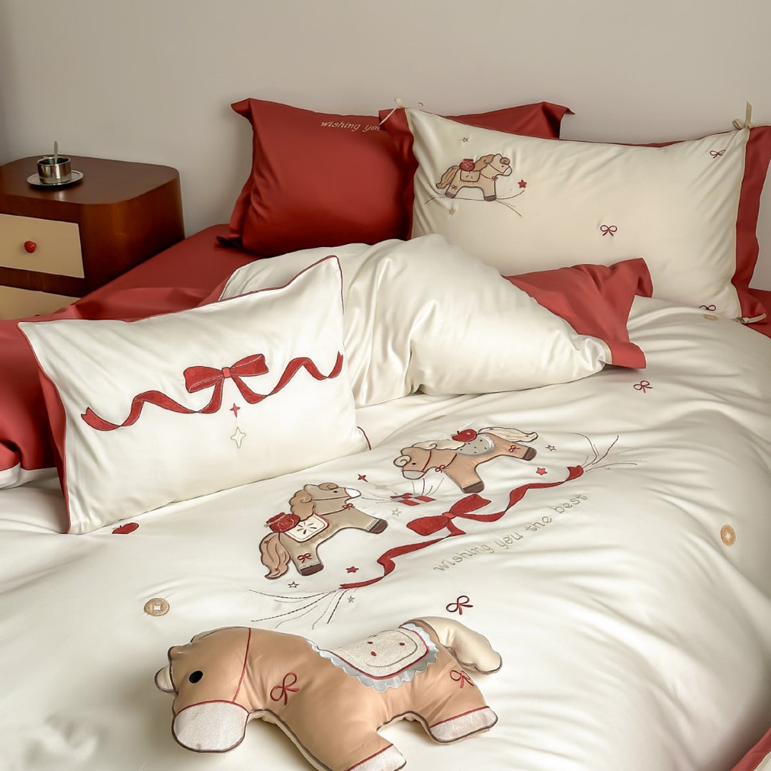 Satin-Bettwäsche-Set mit besticktem Schaukelpferd-Motiv