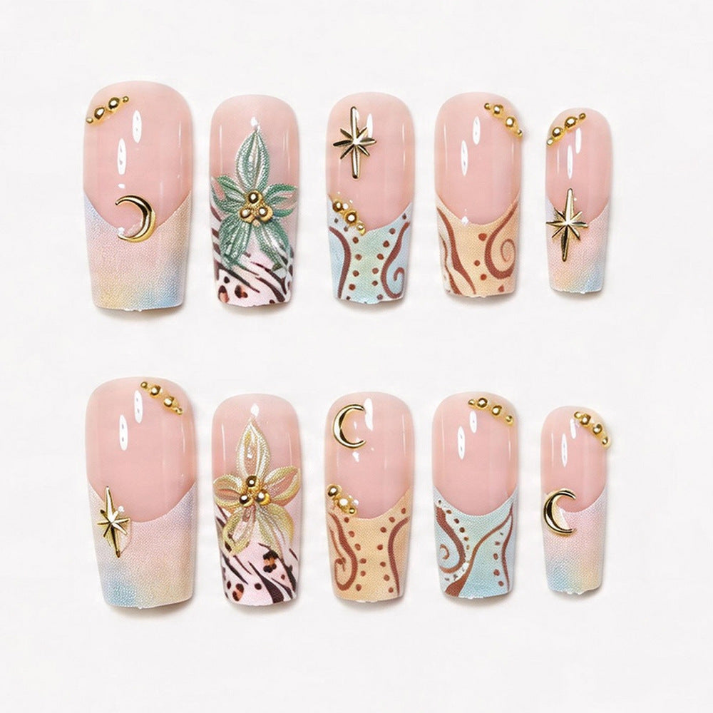 Dekorative Nagelkunst Karnz