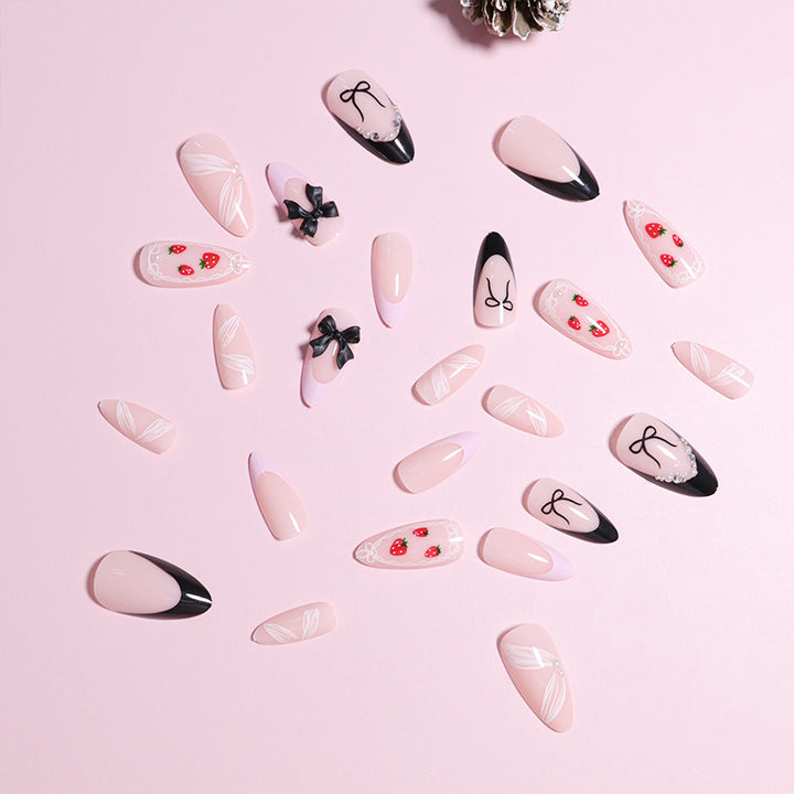 Künstlerisches Press-On-Nagel-Set mit Schleifen- und Beeren-Design Karnz