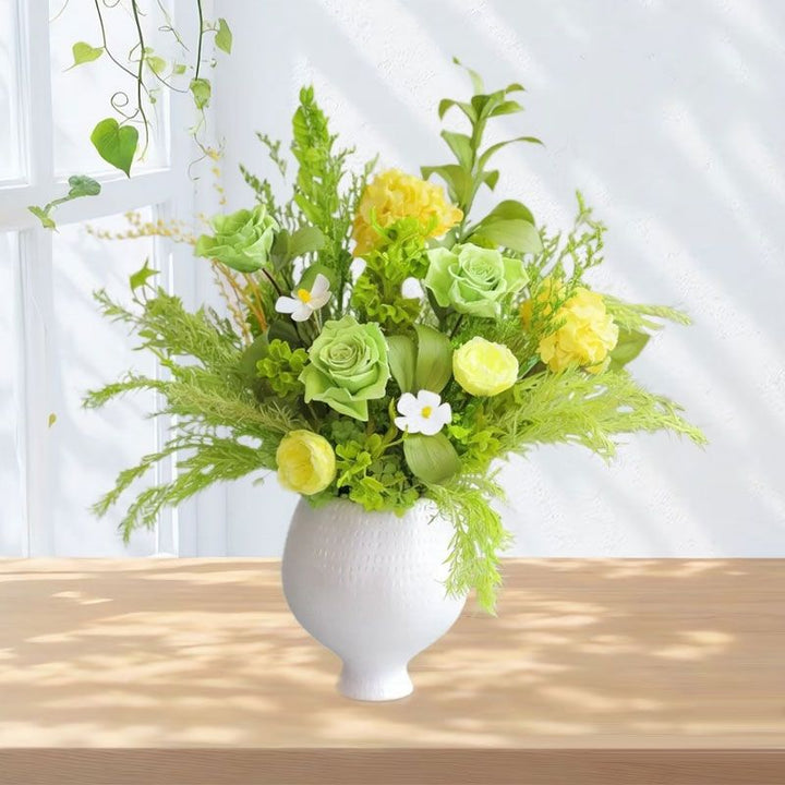 Künstliches Blumenarrangement