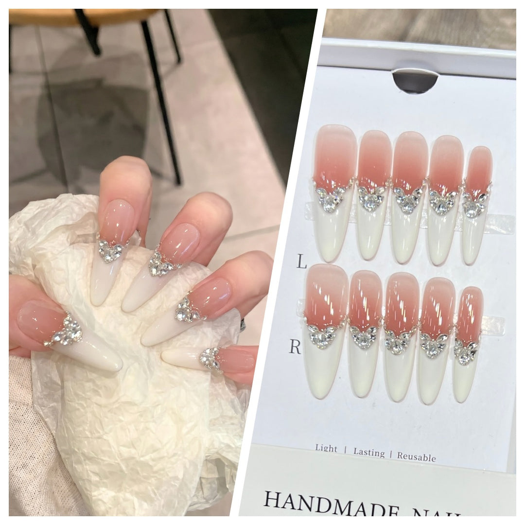 Elegantes Stiletto Press-On Nagelkunst Set Karnz