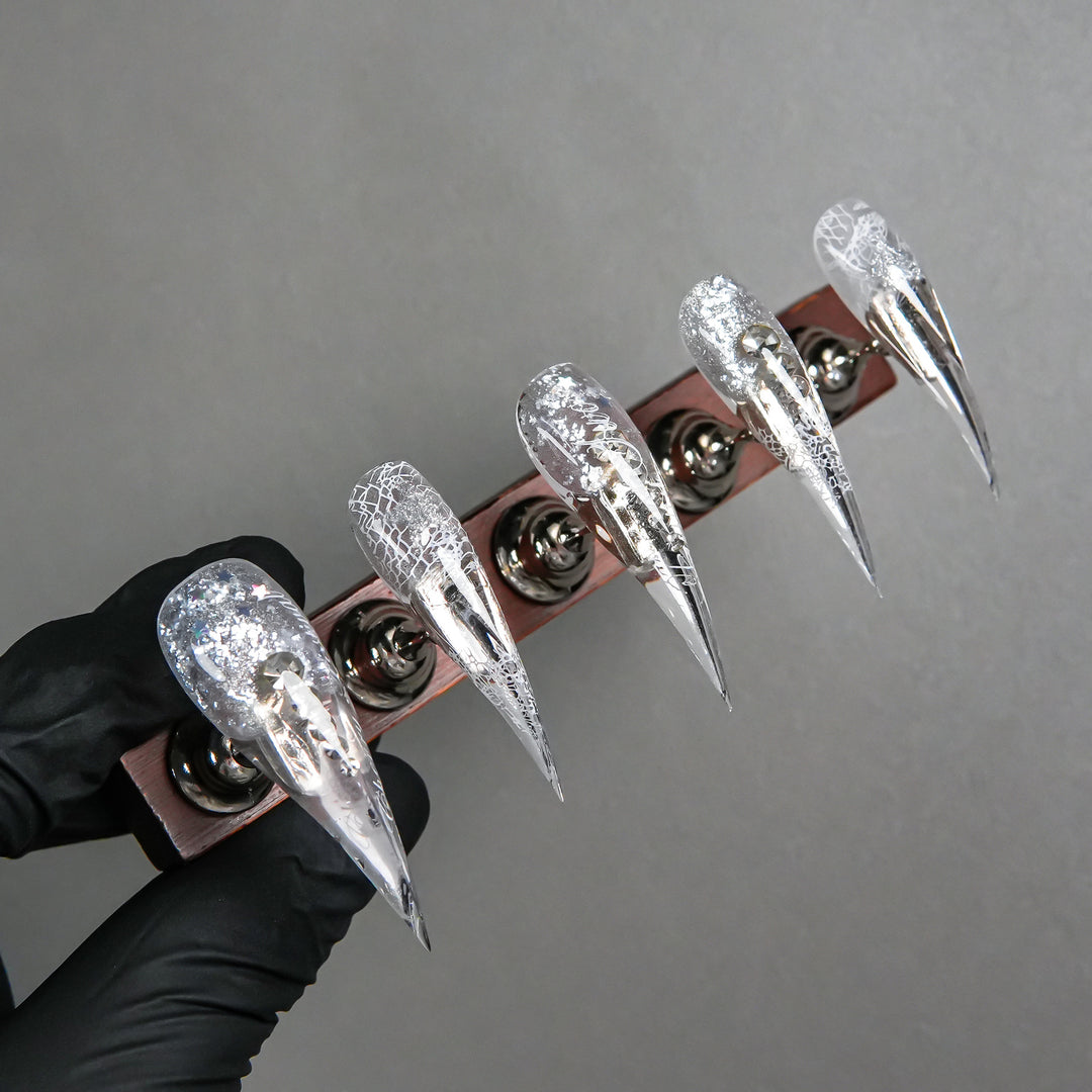 Skulptierte Stiletto Press-On Nagelspitzen