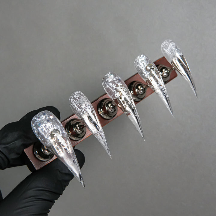 Skulptierte Stiletto Press-On Nagelspitzen