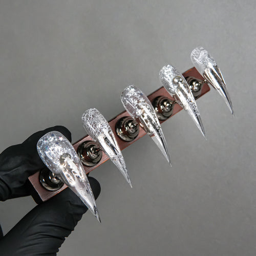 Skulptierte Stiletto Press-On Nagelspitzen