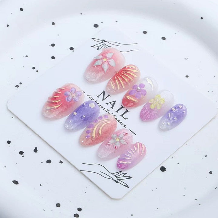 Künstlerische Floral Press-On Nagelkollektion Karnz