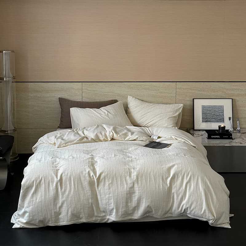 Gepflegtes Percale-Baumwoll-Bettwäsche-Set mit subtiler welliger Textur und Umschlagverschluss