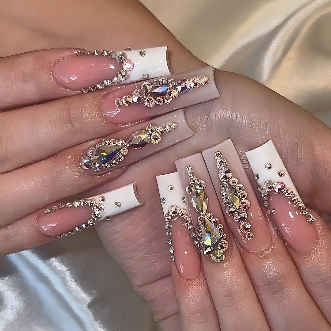Künstlerische mit Strass veredelte Press-On Nägel Karnz